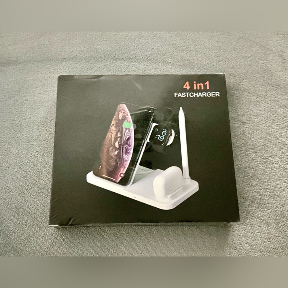 4 in 1 fast charging dock for Apple products